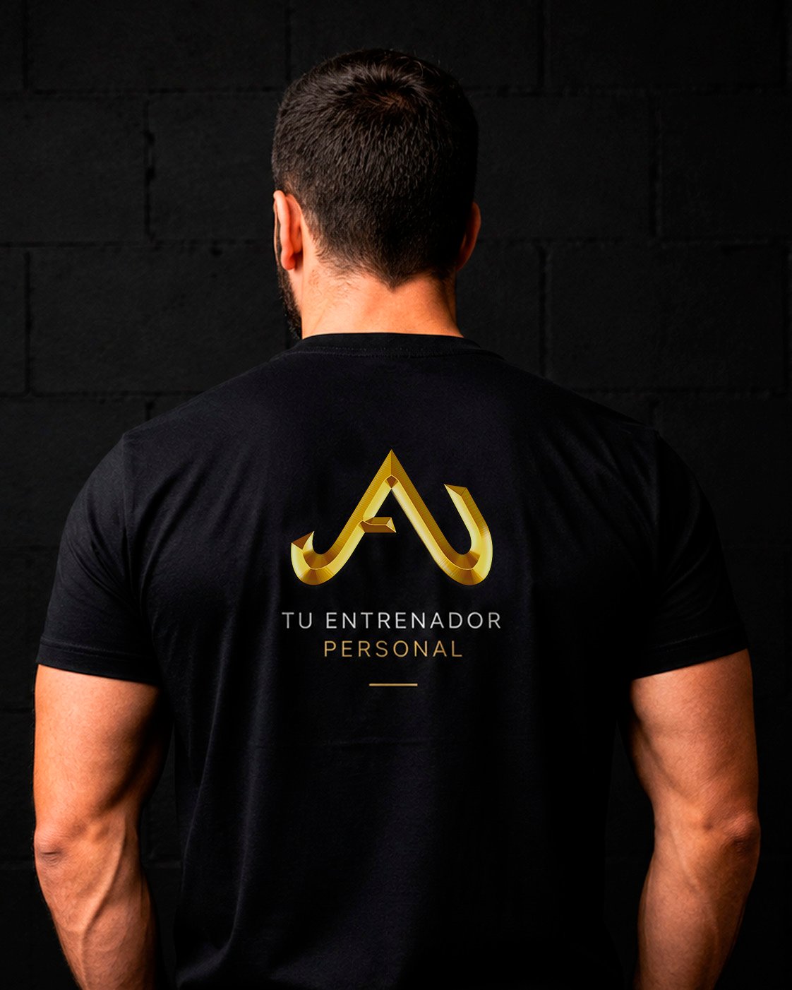 Camiseta JAU con logotipo dorado y 'Tu entrenador personal'